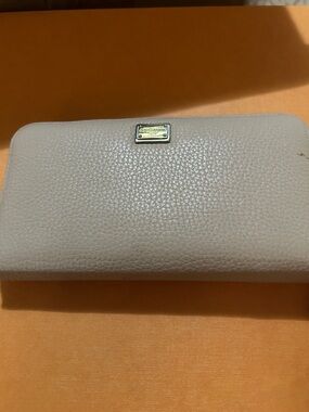 Dolce & Gabbana Pebbled Beige Leather Zip-Around Wallet with Gold Logo Plaque